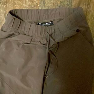 BROWN UNDER ARMOUR CARGOS